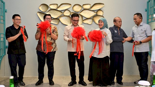Aliyah Mustika Ilham Hadiri Grand Opening Seroeni Makassar di Kawasan CPI
