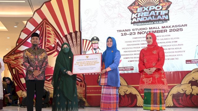 Gubernur Buka Expo Kreatif Sulsel 2025, Dorong Wastra dan UMKM Tembus Pasar Global