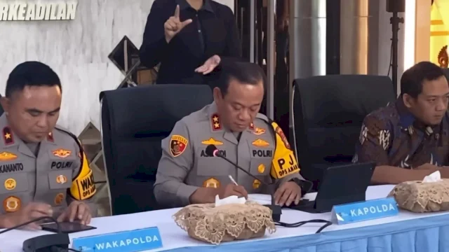 Kapolda MetronJaya Mengumumkan Status Tersangka Roy Suryo