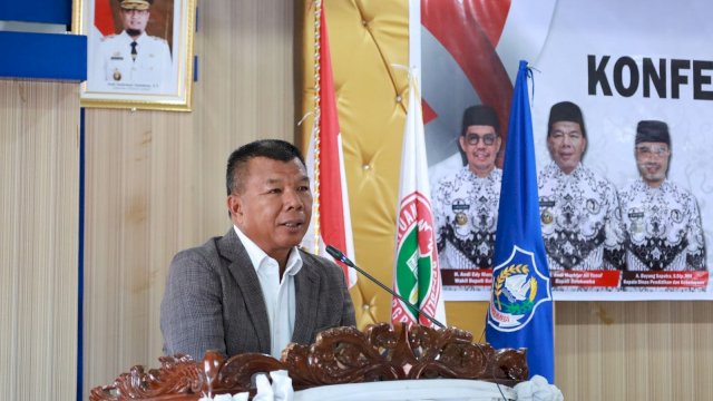 Bupati Bulukumba, Andi Muchtar Ali Yusuf, menghadiri Konferensi Kerja Kabupaten I Persatuan Guru Republik Indonesia (PGRI) Bulukumba yang