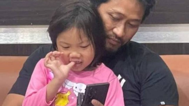 Bilqis, Bocah 4 Tahun duduk di P{angkutan Kasubdit Jatanras Polrestabes Makassar