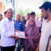 Gubernur Sulsel Serahkan Bantuan Rp325 Juta untuk Korban Puting Beliung di Pinrang