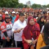Jalan Santai Sambil Pungut Sampah, Cara Munafri Edukasi Masyarakat Jaga Kebersihan Kota