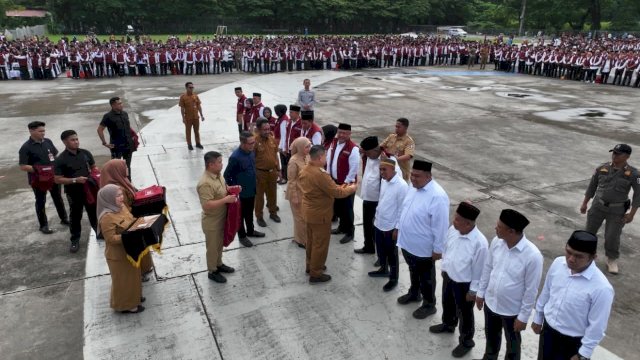 6.032 RT/RW Resmi Dilantik di Makassar, Munafri Tekankan Kebersihan, Keamanan, dan Penguatan UMKM