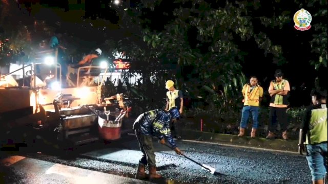 Suasana Perbaikan Jalan hertasning Provinsi Sulawesi Selatan Kotya Makassar