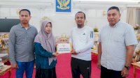 Gubernur Sulsel Serahkan Santunan dan Beasiswa bagi Keluarga Korban Kapal Tenggelam di Pangkep