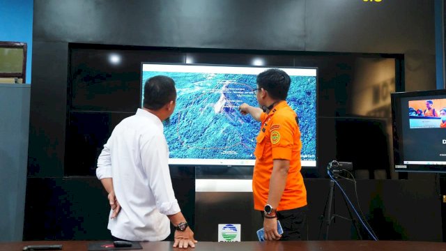 Gubernur Sulsel Bersama Menhub dan Basarnas Evaluasi Pencarian Korban ATR 42-500