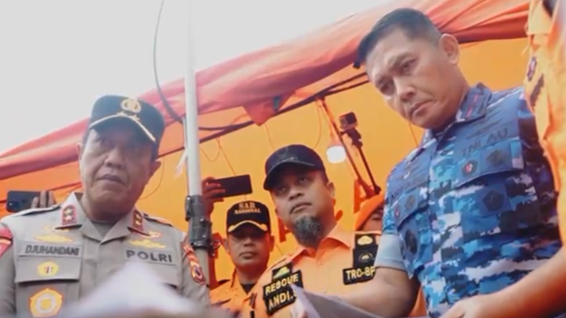 Bersama Menhub dan Kabarsarnas Gubernur Sulsel Tinjau Posko AJU