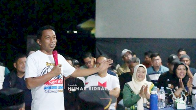 Bermalam di Desa Lombo, Bupati Sidrap Dialog Langsung dengan Warga