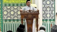 Syaharuddin Alrif Tarawih Perdana di Masjid Agung Sidrap