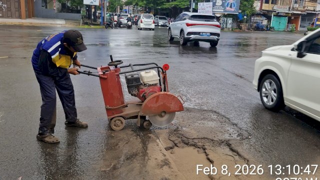 Respons Cepat Wali Kota Munafri, Jalan Berlubang di Veteran Selatan Langsung Diperbaiki