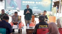 Reses di Karuwisi, Warga Sampaikan Keluhan Drainase hingga BPJS Nonaktif ke Hj Umiyati