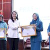 Menteri Wihaji Apresiasi TP PKK Makassar dan Serahkan Penghargaan