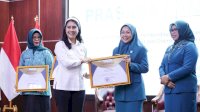 Menteri Wihaji Apresiasi TP PKK Makassar dan Serahkan Penghargaan