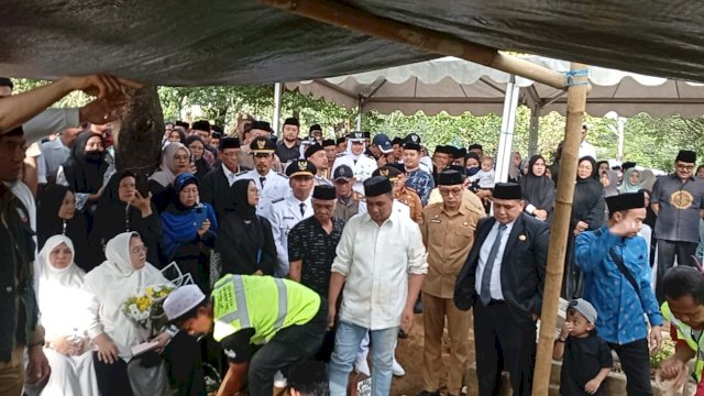 Pimpin Upacara Pelepasan Jenazah Asisten I, Munafri Arifuddin: Pemkot Kehilangan Sosok ASN Berdedikasi Tinggi