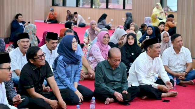 Ketua DPRD Provinsi Sulawesi Selatan, Andi Rachmatika Dewi, menghadiri kegiatan Launching Bakti Sosial yang digelar oleh Ikatan Alumni Universitas Hasanuddin (IKA UNHAS). 