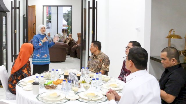 Wakil Waikota Makassar Aliyah Mustika Ilham Menjamu Buka Puasa Kepala BPOM dr. Taruna Ikrar
