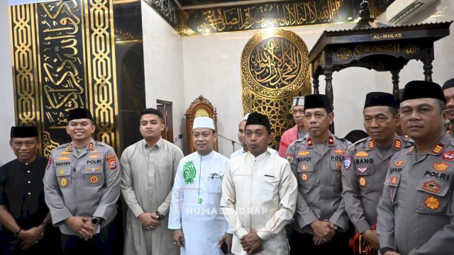Bupati Sidenreng Rappang (Sidrap), Syaharuddin Alrif, menghadiri kegiatan Salat Subuh Keliling bersama Das'ad Latif di Masjid Al-Ikhlas Polres Sidrap, Sabtu (28/2/2026).