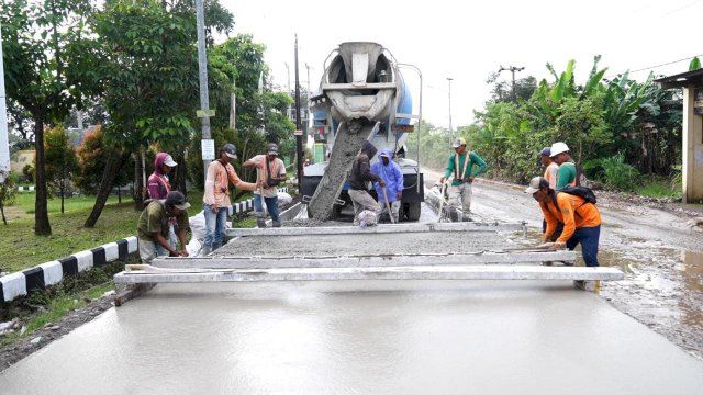 Pembangunan Jalan Burung-Burung di Desa Palantika Dikebut, Progres Capai 17 Persen
