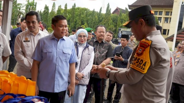 Wakil Ketua DPRD Sulsel Yasir Machmud Hadiri Gerakan Pangan Murah Polri di Mapolda