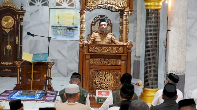 Bupati Sidrap Tarawih Bersama Warga Pitu Riase, Bahas Produktivitas Pertanian hingga Belanja Lokal
