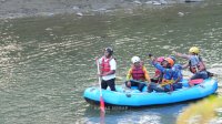 Bupati Sidrap Bersama Ratusan Rafter Tanah Air Jajal Arung Jeram Sungai Bila