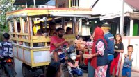 NasDem Makassar Bagikan Takjil di Sangkarrang dan Tamalate, Sasar Warga Pulau hingga Pengendara