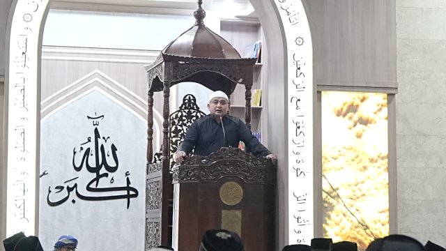 Wali Kota Makassar, Munafri Arifuddin, mengajak pengurus dan takmir masjid untuk mengoptimalkan fungsi masjid