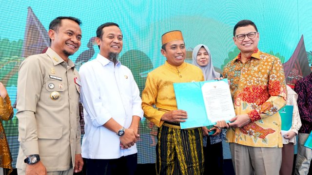 Gubernur Sulsel Hadiri Pengukuhan Loka BPOM Bone, Perkuat Pengawasan Obat dan Makanan