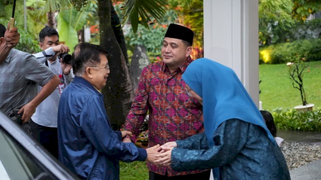 Walikota Makassar Beserta Istri Melinda Aksa, Mendatangi kediaman mantan Wakil presiden Jusuf Kalla