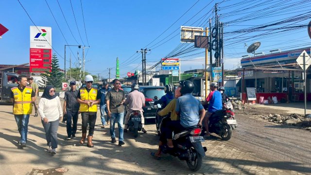 Gubernur Sulsel Pastikan Penanganan Darurat Jalan Rusak Moncongloe, Talud dan Aspal Disiapkan