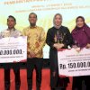 Terima Penghargaan di Rujab Gubernur, Sidrap Raih PDRB Tertinggi dan Adipura 2025