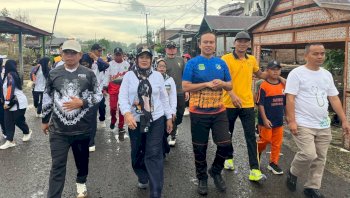 Gerak Jalan Santai di Pitu Riase Perkuat Kolaborasi Guru, Dorong Kemajuan Pendidikan