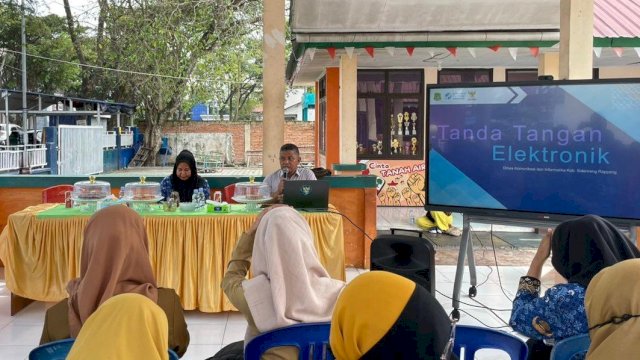 Perluas Penerapan TTE, Diskominfo Sidrap Beri Pendampingan Kepala PAUD Tiga Kecamatan