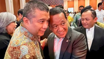 Erwin Aksa dan Bahlil Lahadalia Tunjukkan Keakraban di Peluncuran Buku Sarmuji