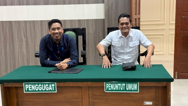 Keterangan Foto : Kuasa Hukum Syahrul dkk, Andi Alwi M. dan Ahmad Nur