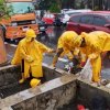 Satgas Drainase Diterjunkan, Genangan di Sejumlah Ruas Jalan Makassar Berhasil Surut