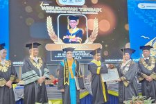 Pesan Wabup Nurkanaah untuk Wisudawan UT: Berikan Kontribusi Terbaik bagi Daerah