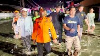 Gerak Cepat, Bupati Sidrap Tinjau Banjir Amparita Usai Tiba dari Jakarta