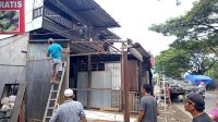 Tanpa Penertiban, Warga Tamalanrea Bongkar Mandiri 6 Lapak di Atas Drainase