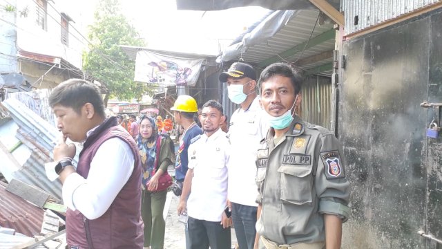 Lapak Berdiri Puluhan Tahun Ditertibkan, 16 PKL di Ujung Tanah Direlokasi