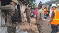 Pemkot Makassar Tertibkan 16 Lapak di Fasum Barawajah, Akses Jalan Kembali Difungsikan