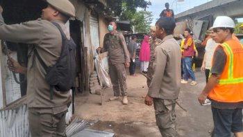 Pemkot Makassar Tertibkan 16 Lapak di Fasum Barawajah, Akses Jalan Kembali Difungsikan
