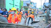 30 Tahun Berdiri di Atas Drainase, Pemkot Makassar Tertibkan Lapak PKL di Maccini Gusung