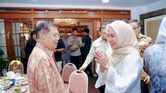 Bupati Barru Hadiri Open House Jusuf Kalla