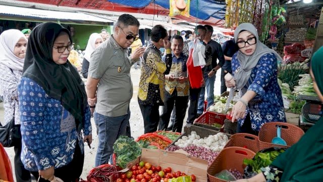 Pastikan kestabilan Harga Bupati Barru Sidak Pasar Tradisional
