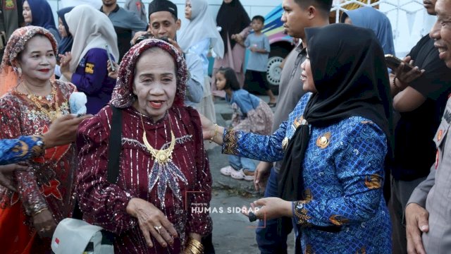 Jamaah Haji Kloter 2 Sidrap Disambut Haru, Pemkab Serahkan Kembali ke Keluarga