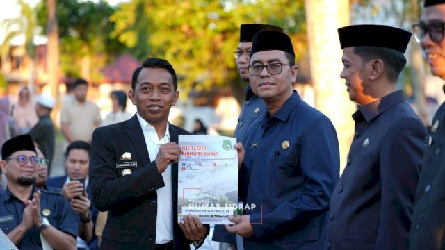 Lantik Empat Kepala OPD, Syaharuddin Alrif Tekankan Pengabdian dan Kinerja Nyata