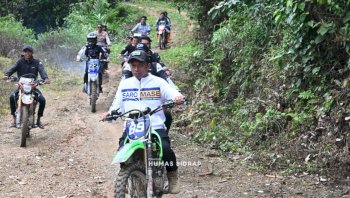 Kunjungi Cipotakari, Bupati Sidrap Resmikan Jalan hingga Tinjau Potensi Ekonomi Desa
