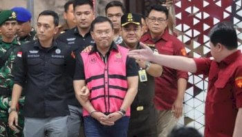 Skandal MBG Terbongkar, Kejagung Tahan Eks Kepala BGN Dadan Hindayana Cs atas Dugaan Korupsi Proyek Triliunan